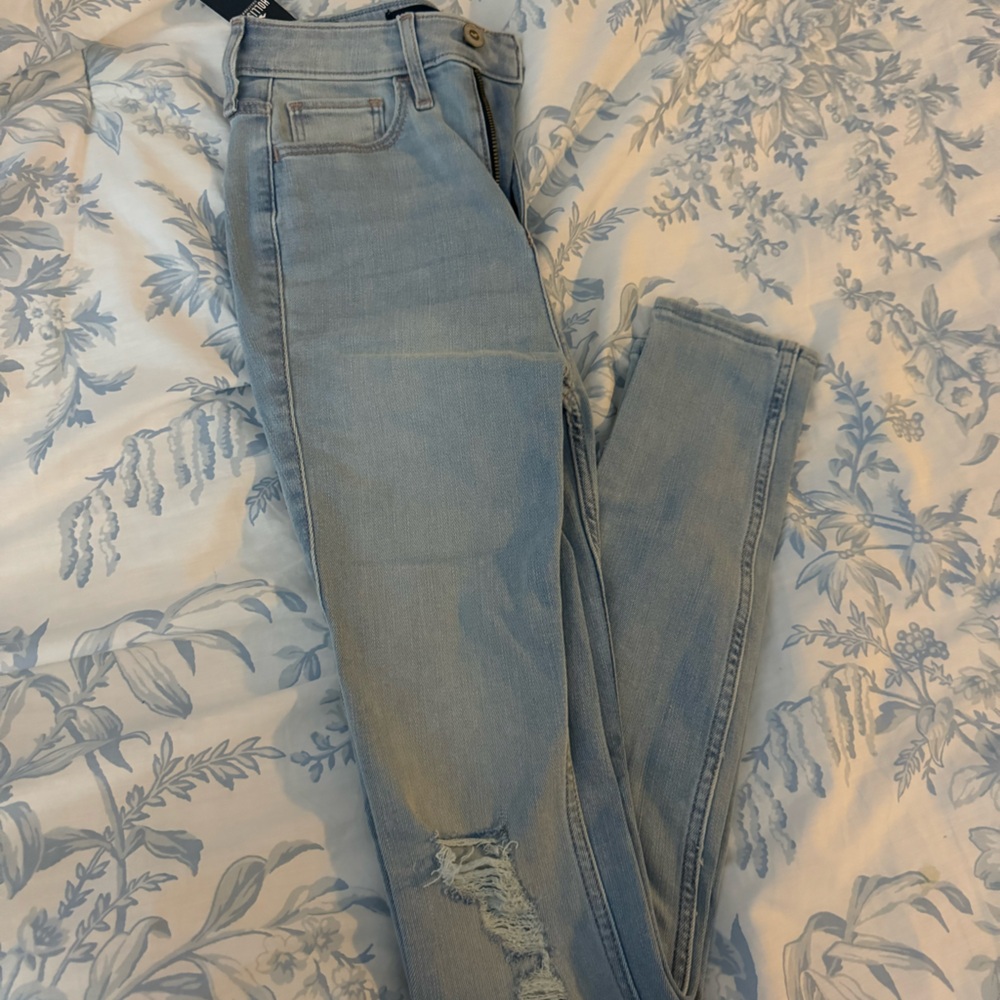 NWT light wash jeans